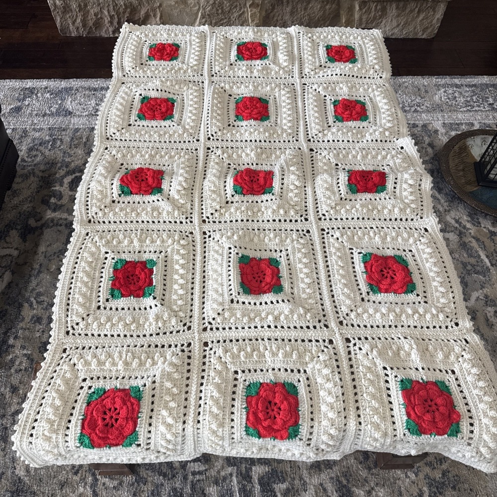 VTG Crocheted Granny Square Afghan Throw Blanket 3D Puffy Red Roses 36" x 62"